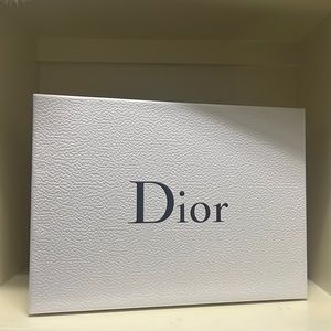 Large dior box In great condition no stains or dents